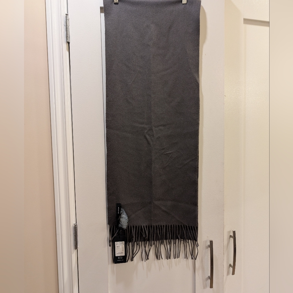 NWT MatinIque Mawolan WOOL SCARF IN OLIVE NIGHT